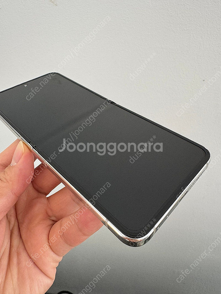 갤럭시Z플립5 화이트색상 512G 중고 단말기 판매합니...--3