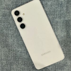 (새상품급) 갤럭시S24FE 256G 실버 25년 1월개통 무잔상 49만원 판매해요