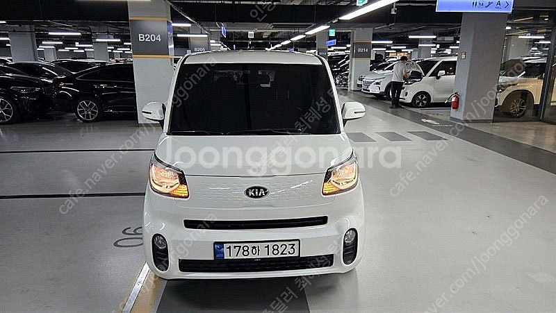 레이 중고 가격 더 뉴 레이 흰색 2021년식 시그니처 중고차카페--0