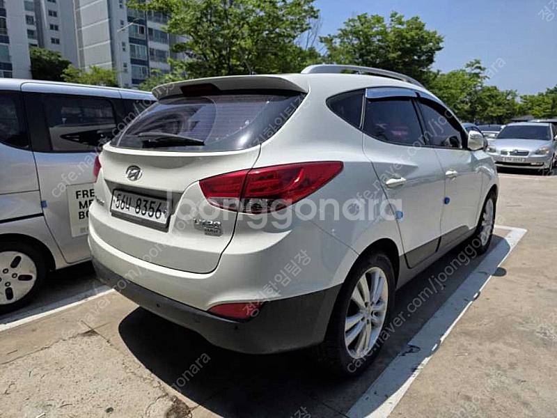 현대 투싼iX 2WD VGT LX20 중고차 판매합니다...--3