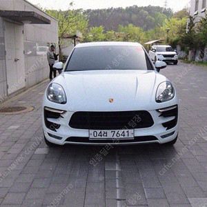 포르쉐 중고 포르쉐 마칸 중고 2018년식 76,337km 가솔린 3.0 GTS 중고차구매