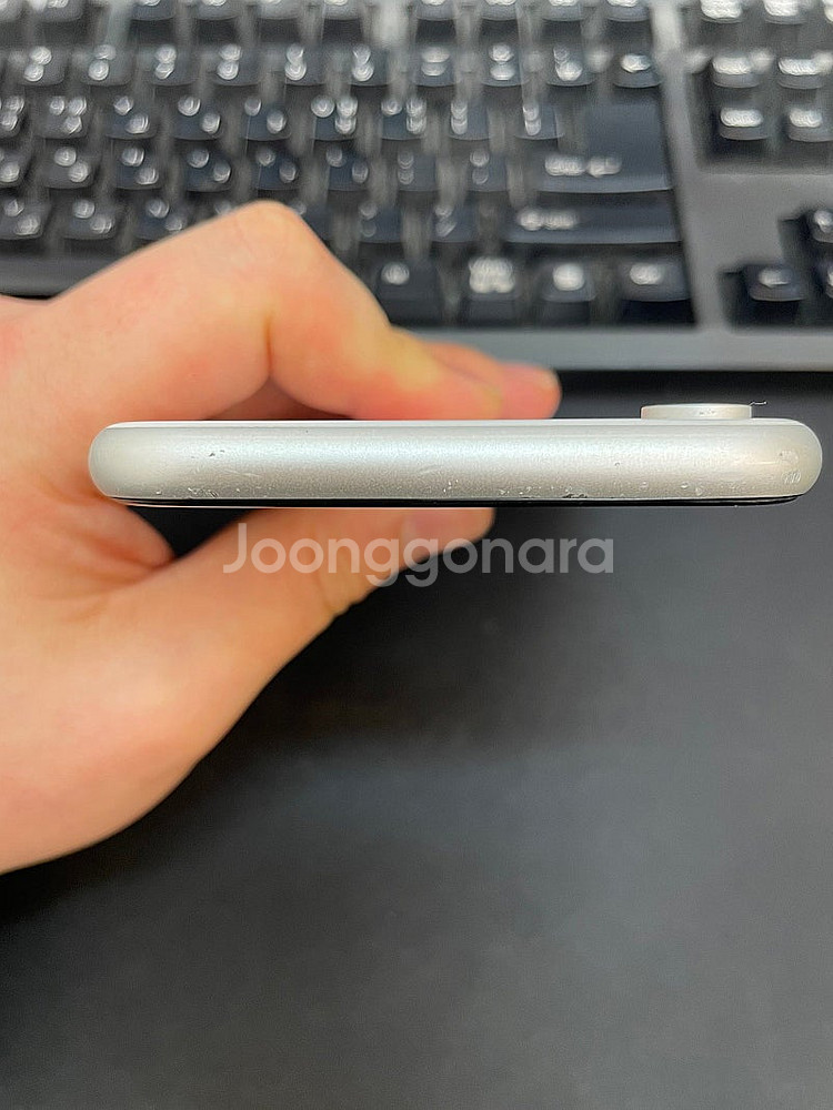 아이폰XR 화이트 128GB 가성비좋은 중고17만 팝니...--3