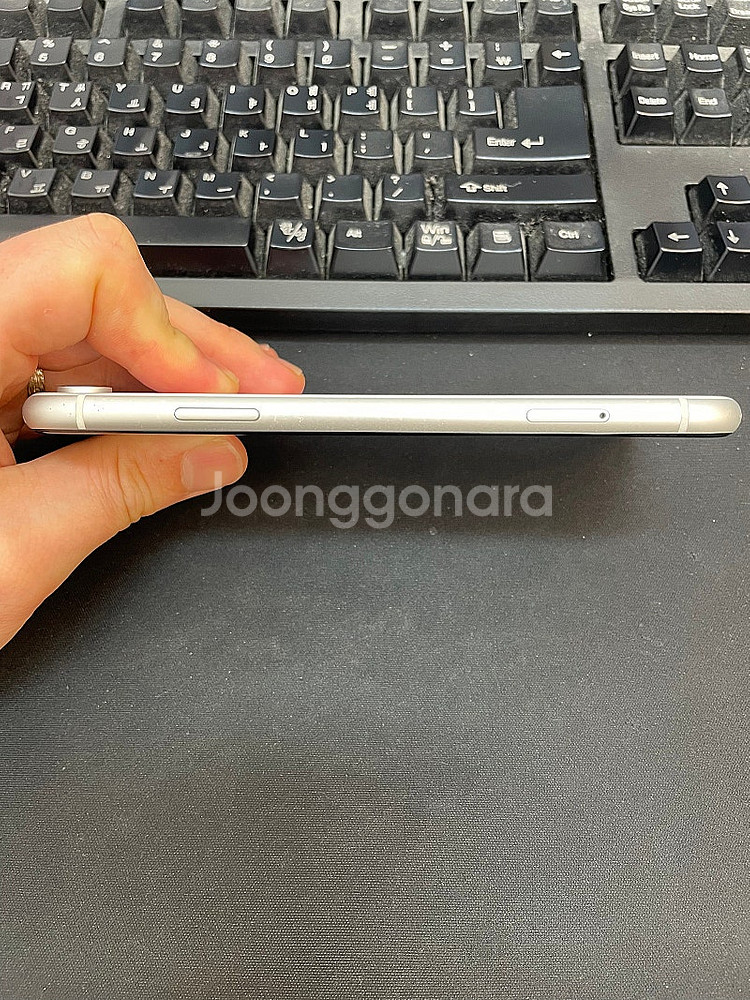아이폰XR 화이트 128GB 가성비좋은 중고17만 팝니...--4