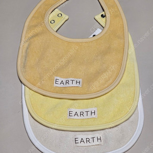 얼쓰 빕 턱받이