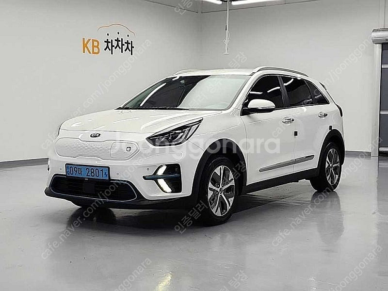 기아 니로 중고 니로 중고차 흰색 2019년식 노블레스...--0