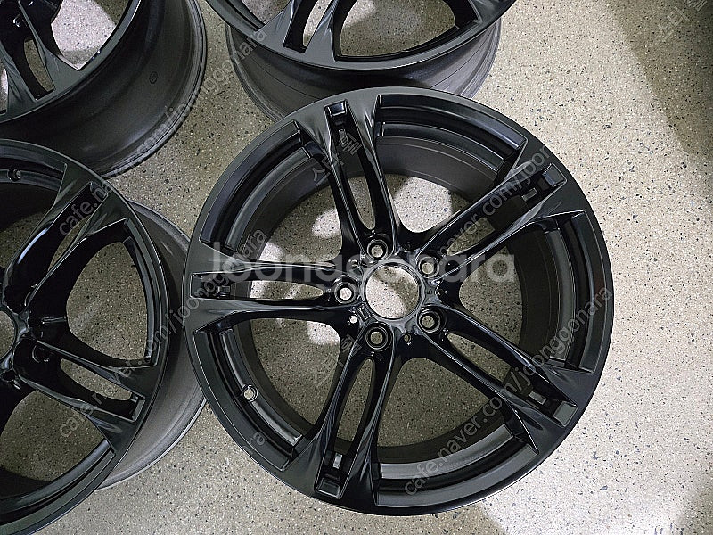 BMW F10 613M 사틴블랙 18인치 순정휠 대품판매95만원--1
