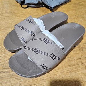 (새상품 미착용) 발렌시아가 여성 BB 로고 로우 힐 슬라이드 샌들