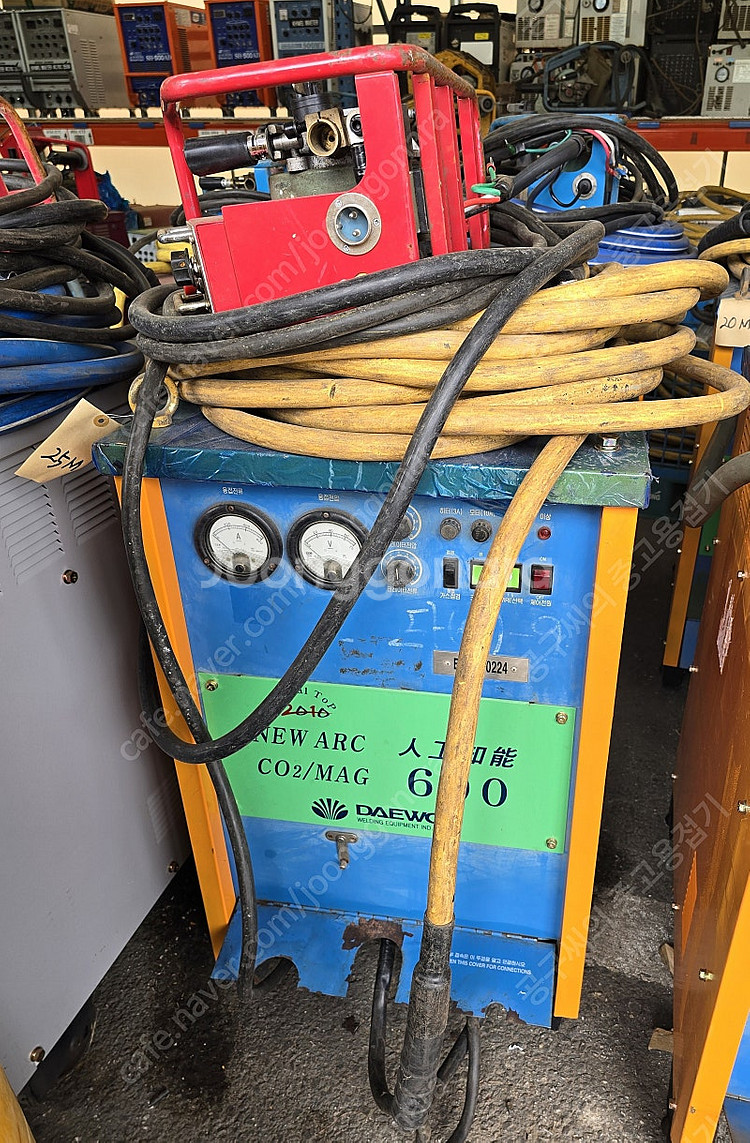 ［판매］중고 대우 SCR CO2 용접기 600A 판매 ...--0