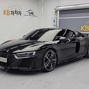 검정색 아우디 R8 중고 4S 5.2 V10 퍼포먼스 쿠페 중고차 리스 가능 차량 41,364 km