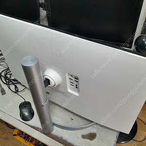 LG 32UP550N 32인치 4K 모니터 팝니다
