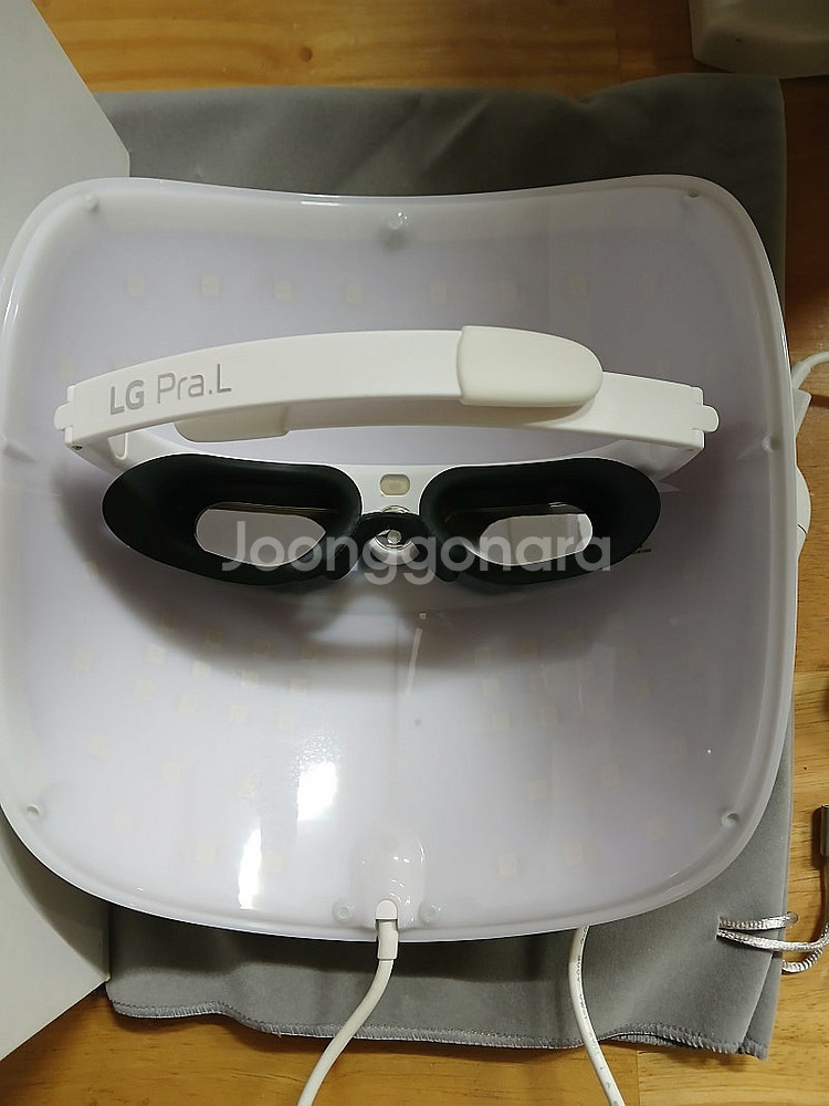 엘지 프라엘 더마 LED마스크와 몬스터 진공피지제거기--3