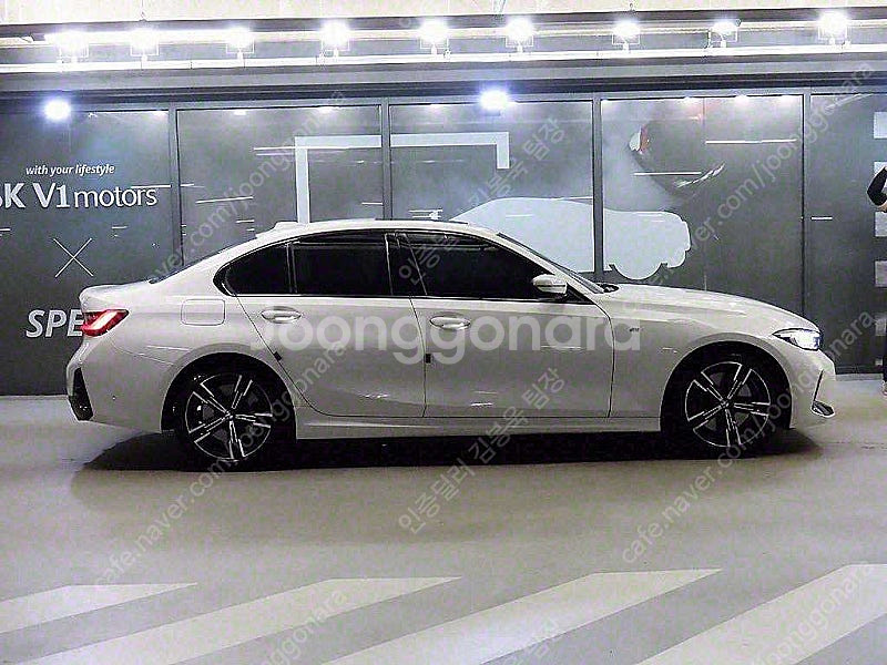 BMW 3시리즈 중고 BMW 중고 BMW 3시리즈 중고차 할부가능 2024년식 18,270km 320i M 스포츠 ...--4