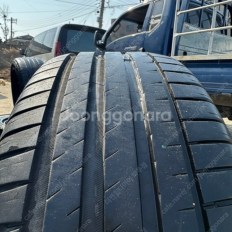 235 60 18 미쉐린 파일럿 스포츠4 SUV 중고 ...--1