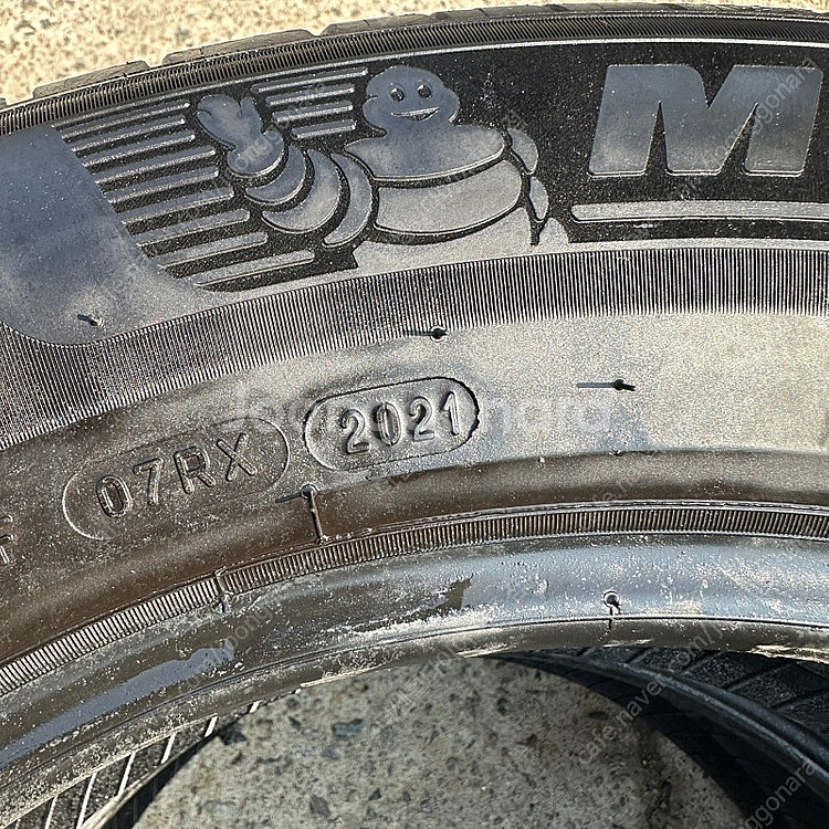 235 60 18 미쉐린 파일럿 스포츠4 SUV 중고 ...--3