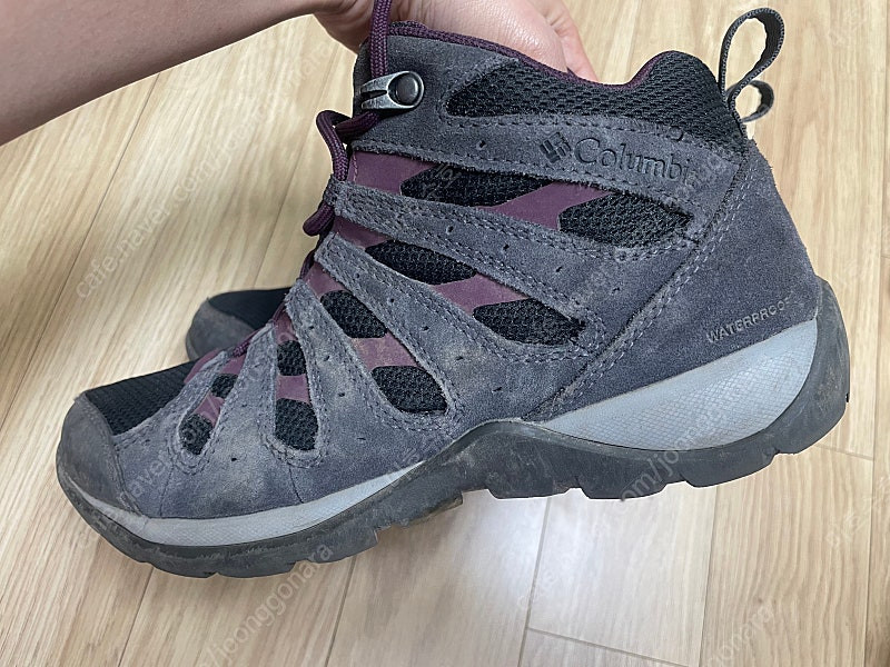 컬럼비아 여성 등산화 245--1