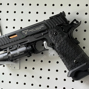 SRC TTI JW3 Combat Master 5.1 GBB 타란 택티컬 컴뱃마스터 + X300U 핸드건 라이트