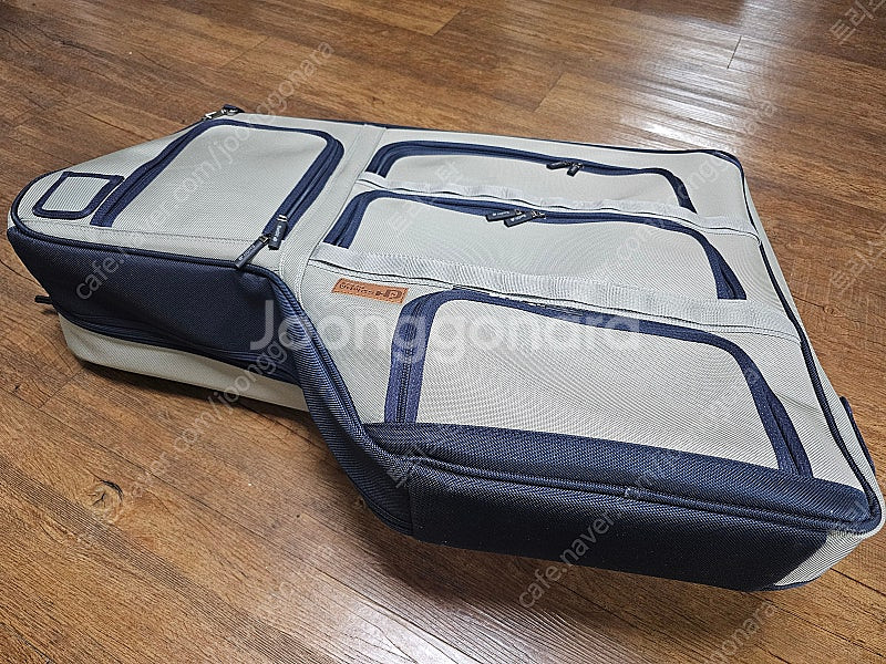 그랜드카니발 반다이캠핑 윈도우백(운전석) 팝니다.--1