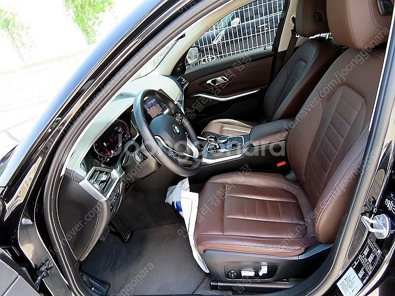 BMW 3시리즈 중고 BMW 320i 중고 승용차 검정색 2020년식 58,825km 320i 럭셔리 최저가 중고차--6