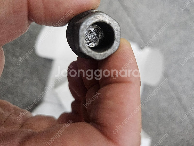 아우디 정품 휠볼트 A7 16년식 2년 사용후 보관--3