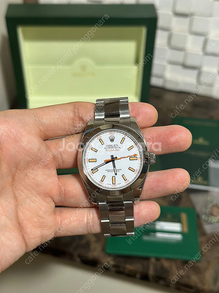 롤렉스 밀가우스 흰판 114600--0