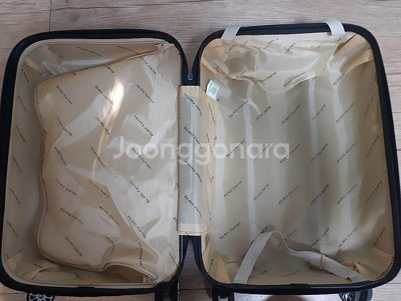 캐리어 가방(높이 63cm 너비 45cm 폭 25cm)...--2