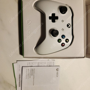 xbox one (TF5-00006) 컨트롤러 판매합니다.