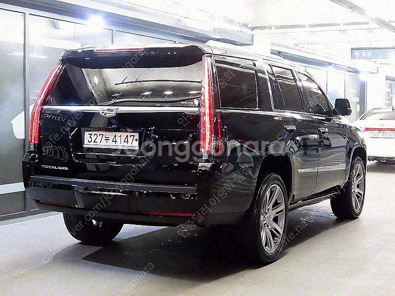 23,897 km 캐딜락 에스컬레이드 중고 6.2 최저...--9