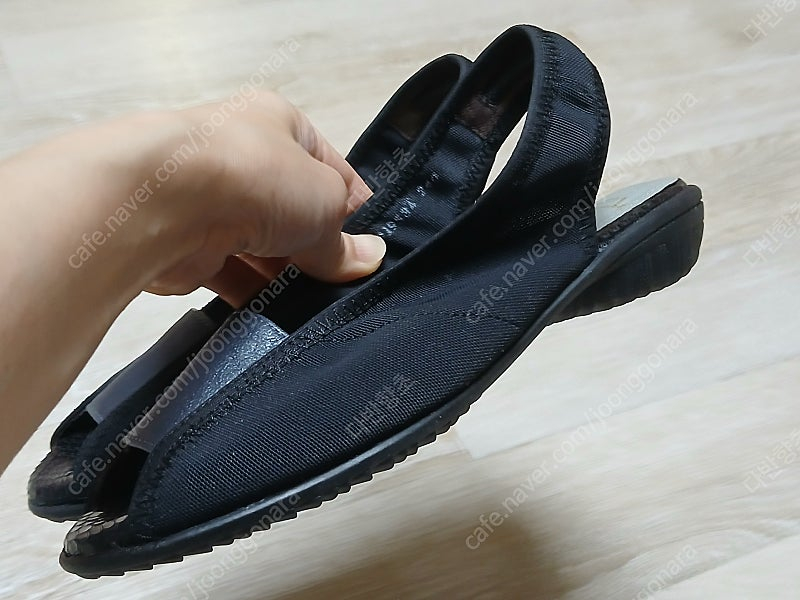 [새상품] Fiorella Fiorista 샌들 240--1