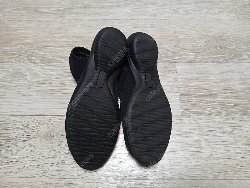 [새상품] Fiorella Fiorista 샌들 240--2