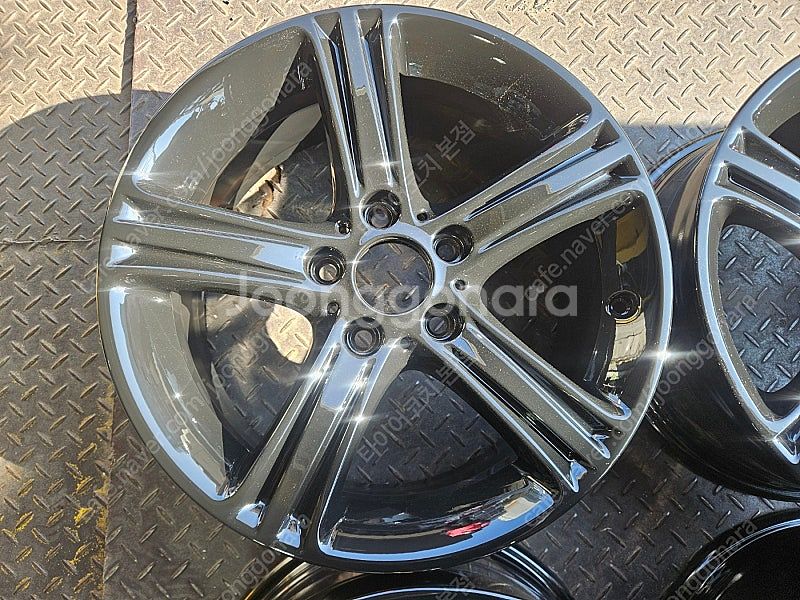 17인치 BMW F30 3시리즈 유광블랙 네비팩 순정휠...--1