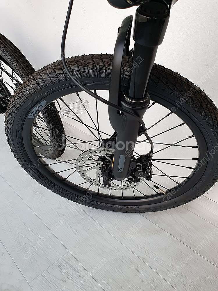 알톤 힐라리스 D8 2024년식 접이식 미니벨로 새상품...--3