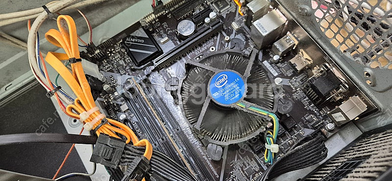 i5 8500 + 기가바이트 B360M DS3H 팝니다--1