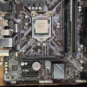 i5 8500 + 기가바이트 B360M DS3H 팝니다