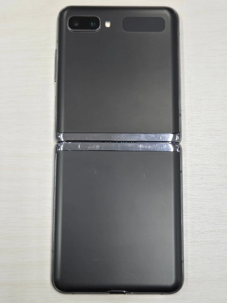 갤럭시 Z플립 5G 블랙색상 256용량 상태좋은 꿀매물 단말기 7만 판매합니다 이미지
