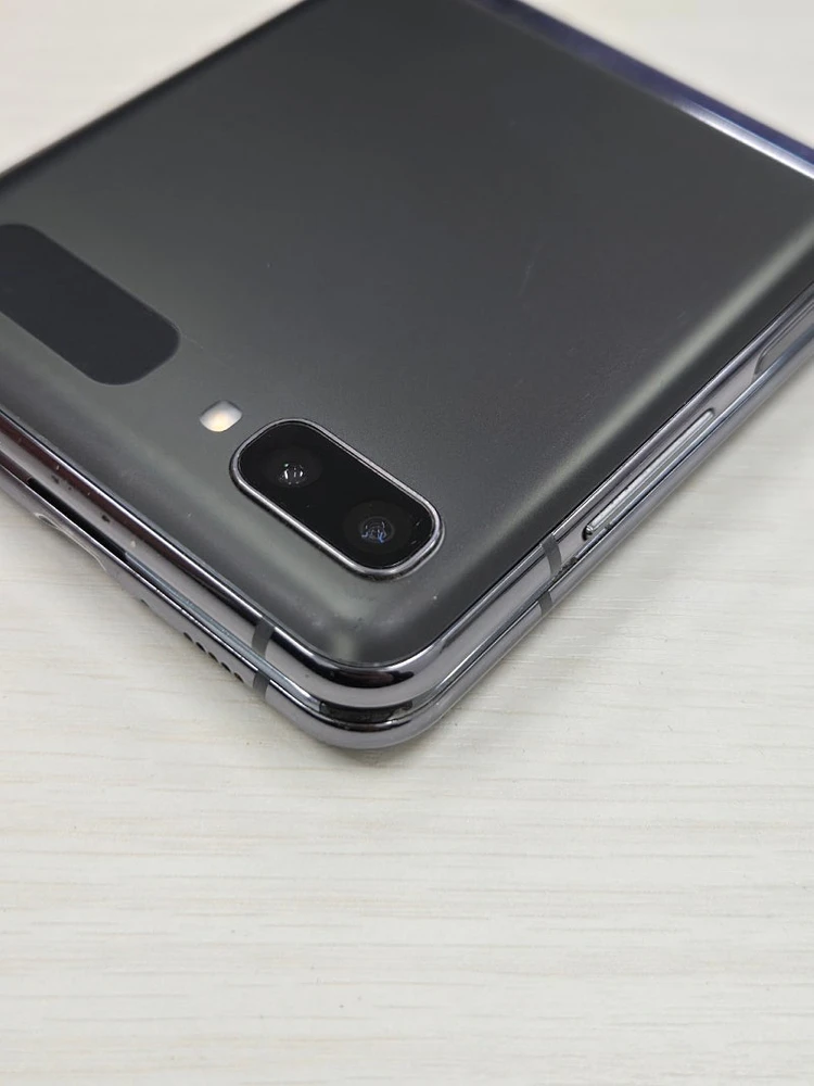 갤럭시 Z플립 5G 블랙색상 256용량 상태좋은 꿀매물 단말기 7만 판매합니다 이미지