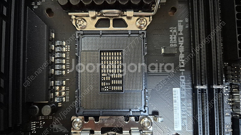 ASUS ROG STRIX B660-ITX--1