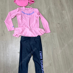 뉴발란스 키즈 래쉬가드(100)+수모(S) 일괄