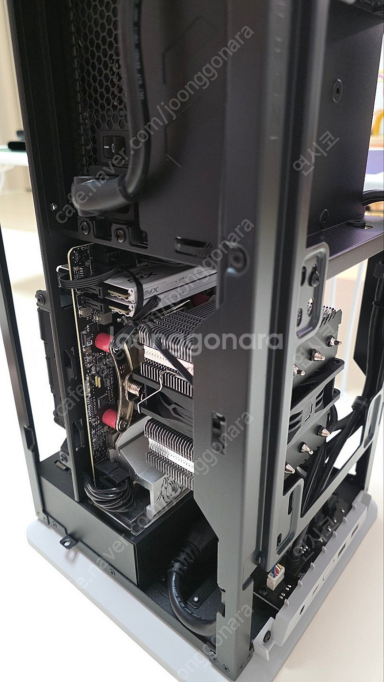 공기청정기같은 7500F + 4070S + itx 데스...--3