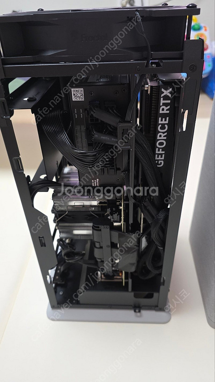 공기청정기같은 7500F + 4070S + itx 데스...--7