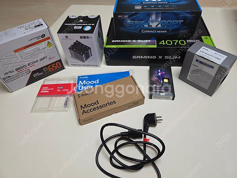 공기청정기같은 7500F + 4070S + itx 데스...--9