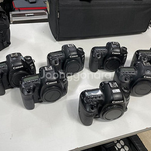 중고 카메라, 캠코더, 렌즈 판매 합니다. [5dmark4, ef70200i, pxw-x70, D27]
