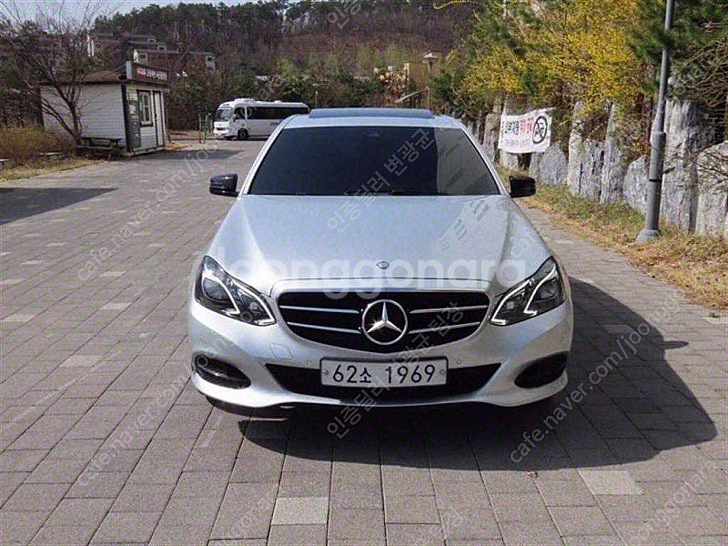 벤츠 E클래스 중고 벤츠 중고 은색 2015년식 64,...--0