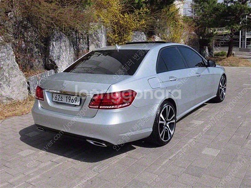 벤츠 E클래스 중고 벤츠 중고 은색 2015년식 64,...--4