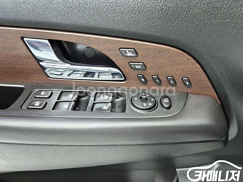 KG모빌리티(쌍용) 렉스턴W 2.0 4WD RX7 중고...--6