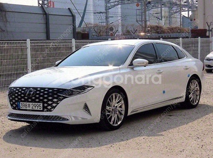 그랜저중고차 깔끔한 외관 새련된 내관 베이직 시트 완전...--7