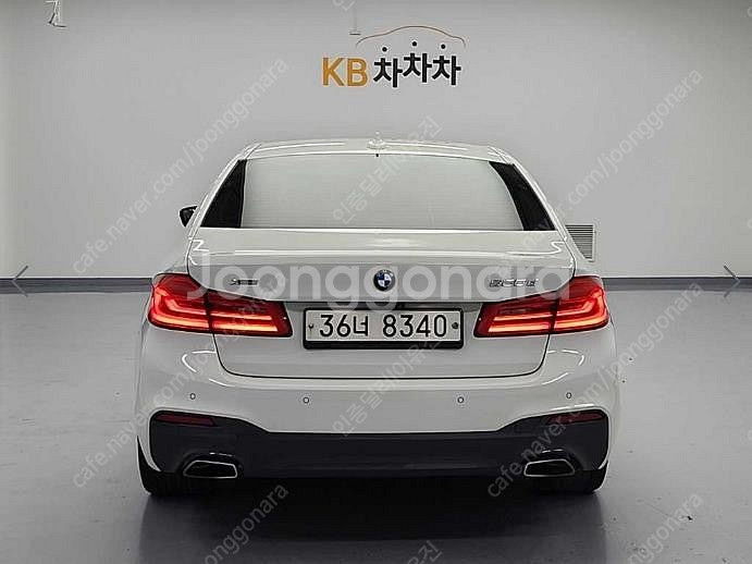@17년식 5시리즈(7세대) 520d xDrive M스...--3