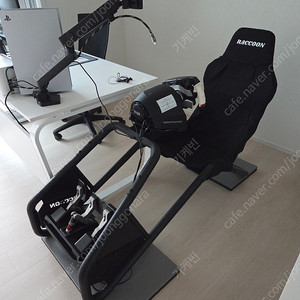 트러스트마스터 T-GT 2, 거치대, t-LCM, SF1000 스티어링휠 팝니다.