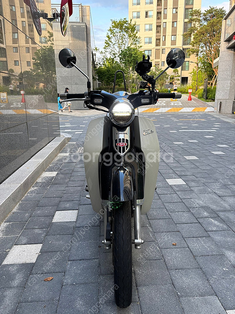 혼다 슈퍼커브 c125 범고래 검흰 판매합니다 20년식...--2