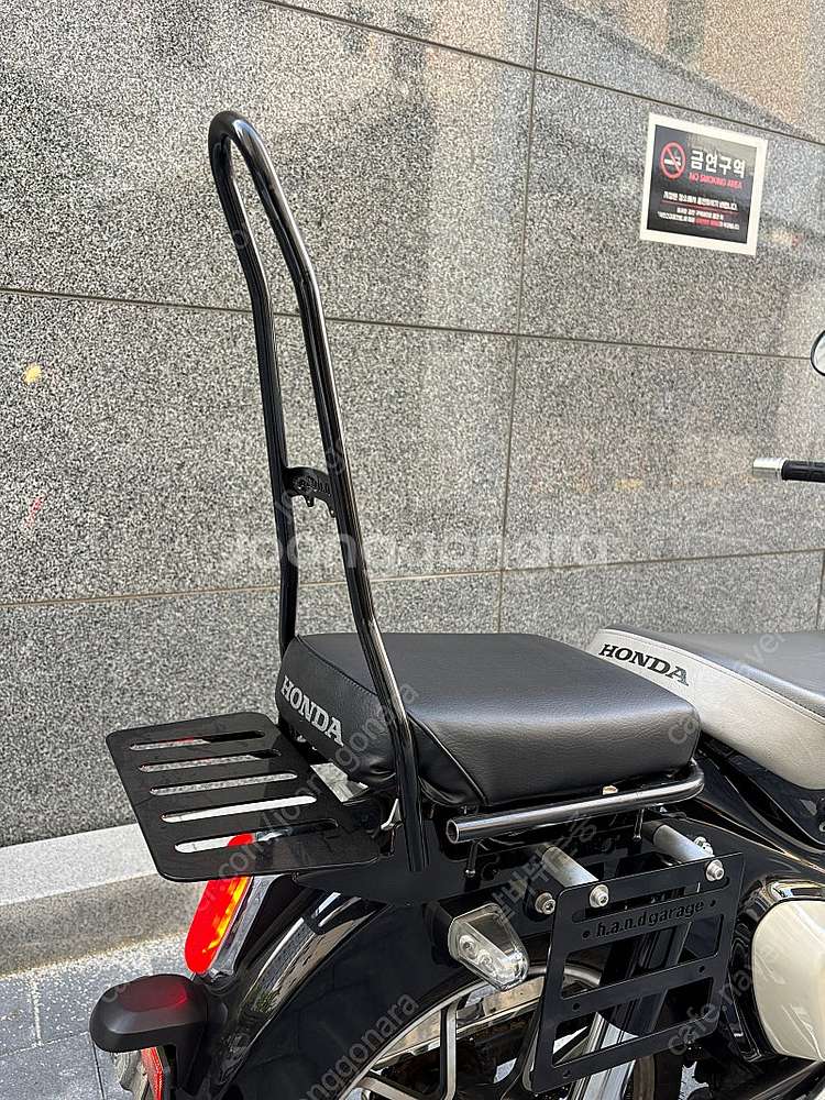 혼다 슈퍼커브 c125 범고래 검흰 판매합니다 20년식...--4