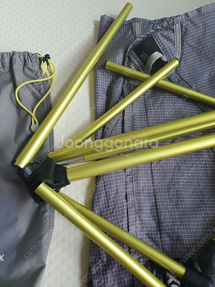 헬리녹스 체어제로 그레이 라임 판매합니다.--4